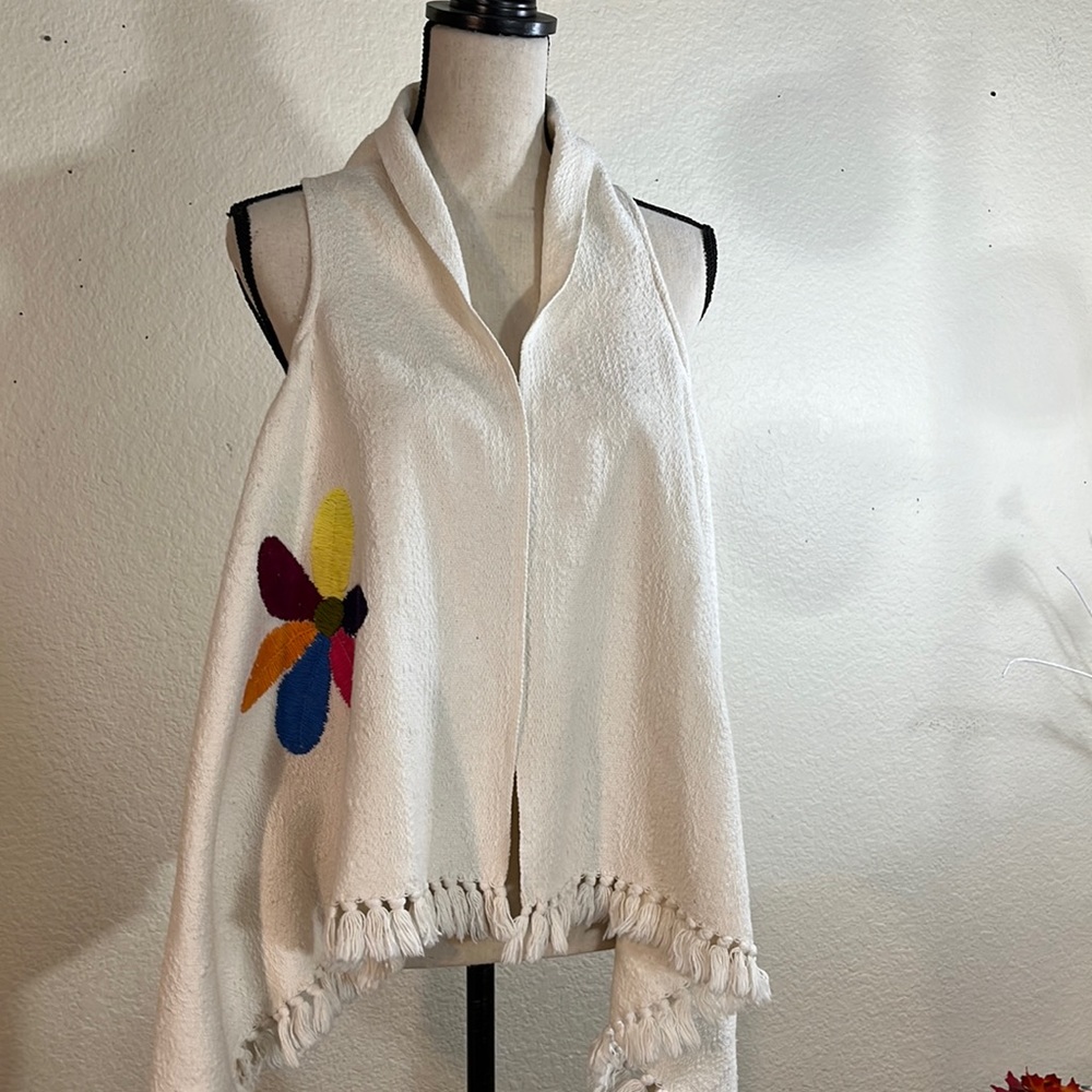 Kamhilos Vest Shawl